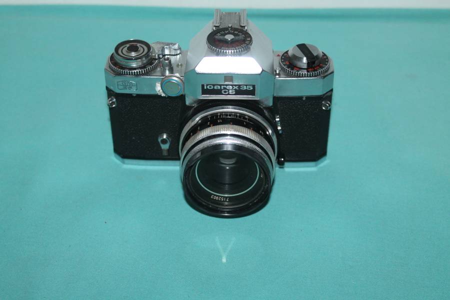 Icarex 35 CS Film Camera with leather case