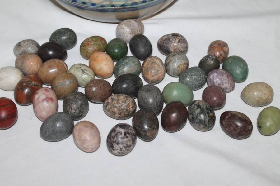 40 Stone eggs for decor