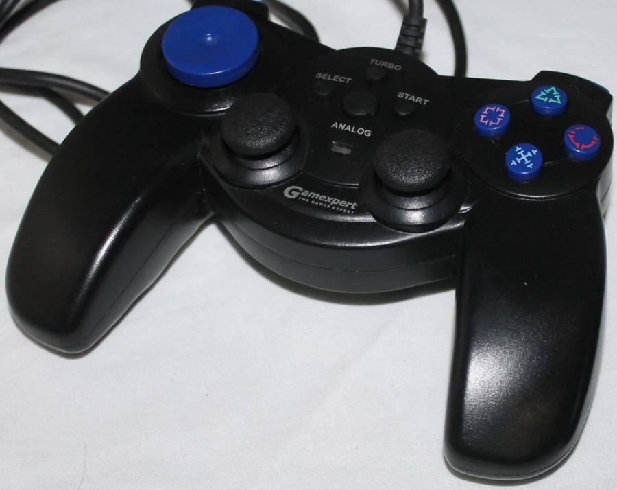 PlayStation 2 Phat with 2 Controller`s, Memory Card, Game and Cords