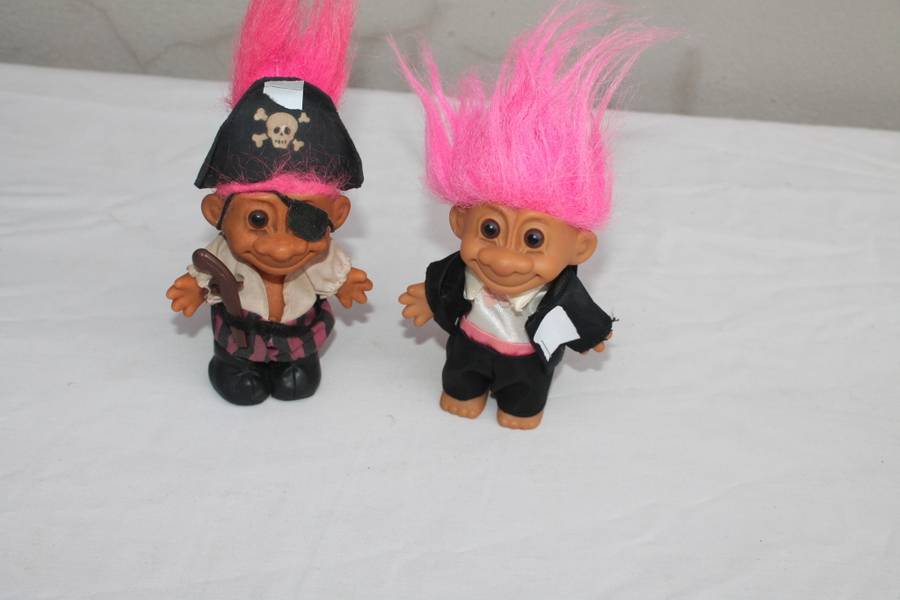 2 Trolls