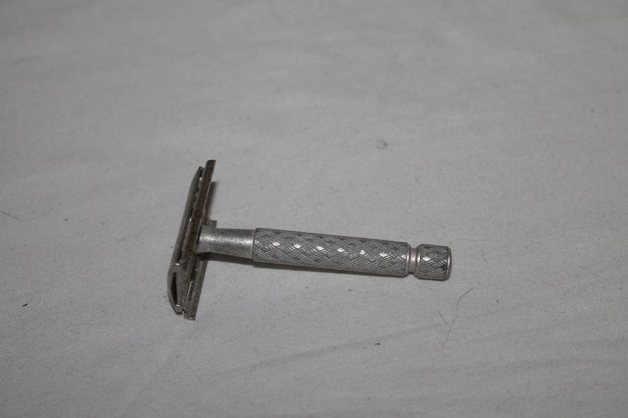 Metal Razor