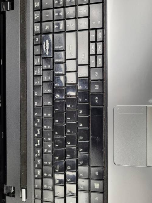 Acer Travelmate 253-M | No charger, dead battery