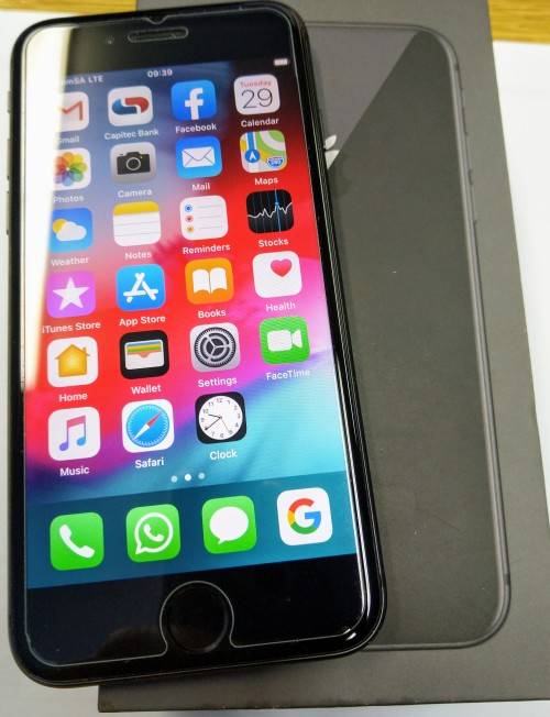 iPHONE 8 64GB DARK SPACE GRAY, EXCELLENT CONDITION - GIVE AWAY PRICE!!!