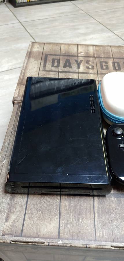 Wii U Console Bundle + Free Mario Light +1 Games