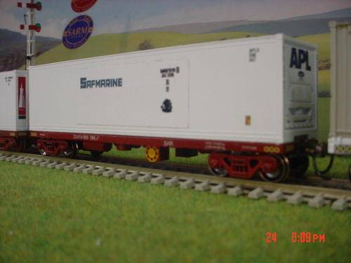 SAR HO: Model of SMLJ-1 Wagon with Safmarine Container RB Bogies Metal Wheels & choice of couplers