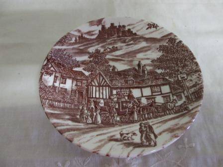 BROWN SAUCER WITH DESIGN~ NO CHIP OR CRACKS ~ HAVE A LOOK!