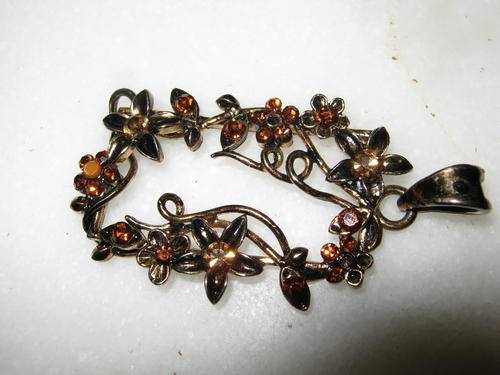 ORNATE FLOWER DECORATED PENDANT ~ HAVE A LOOK!!!