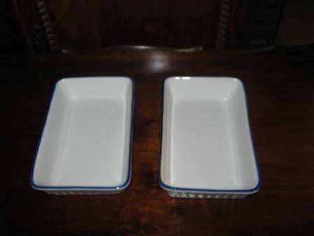 PAIR OF BAKING / SERVING DISHES~ NO CHIPS OR CRACKS~HAVE A LOOK!!!!!!!!