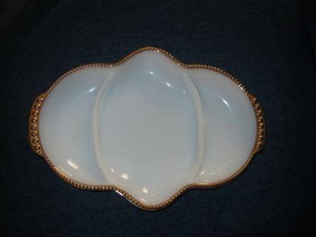 BEAUTIFUL MILK GLASS SERVING DISH ~ NO CHIPS OR CRACKS ~HAVE A LOOK!!!