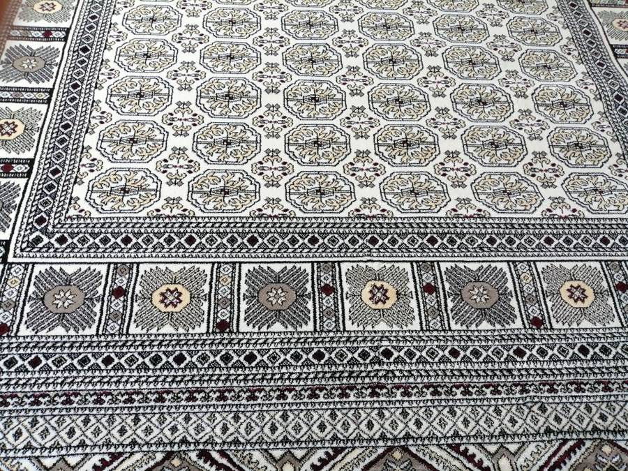 Beautiful , Vibrant , Modern , Excellent Quality Turkish Carpets