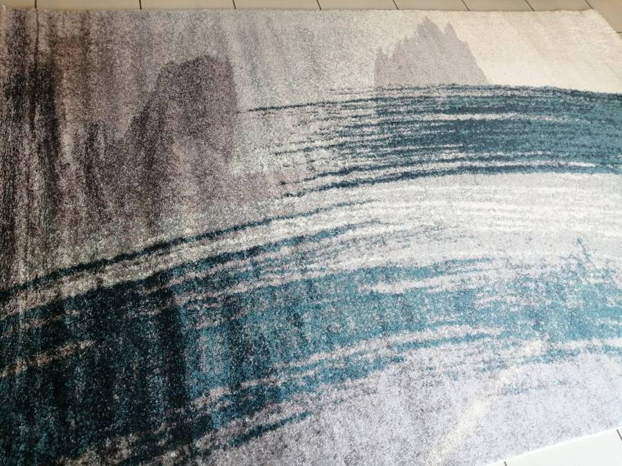 Vibrant , Modern , Excellent Quality Turkish Shaggy Rug