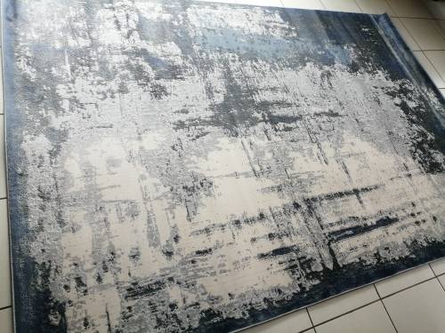 Beautiful Modern Rug