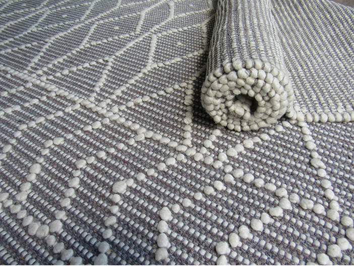Indian Handmade White & Grey Rug (1.8 x 2.7m)