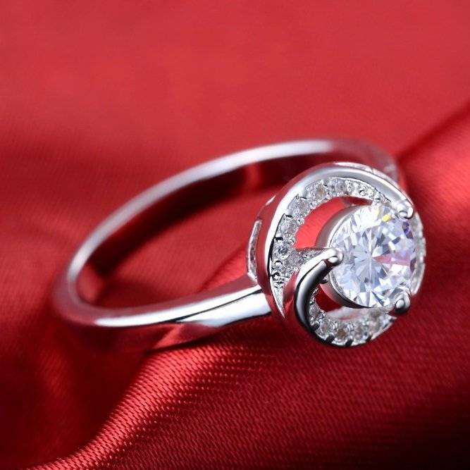 Astounding 1.25 Carat Simulated Diamond Ring. Size 7 / O !!!