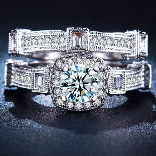 Breathtaking 1.70 Carat Simulated Diamond Wedding Ring Set (Double Band). Size 8 / Q