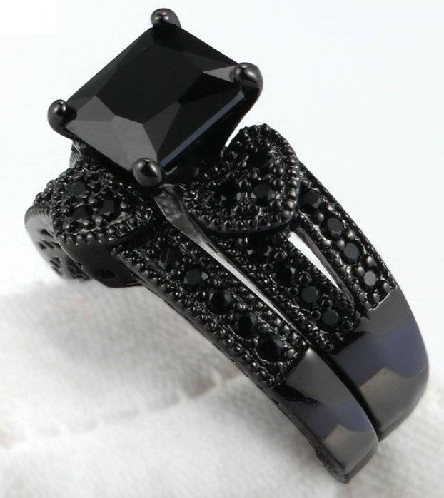 Stunning 3 Carat Simulated Diamond Wedding Ring Set(Dbl Band). Sizes Available :  6 ; 7 ; 8 ; 9  !!!