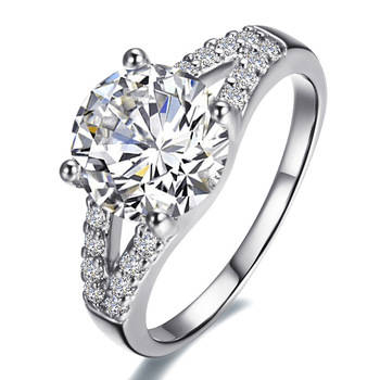 Stunning 2.00 Carat Simulated Diamond Ring. Size 6 / M !!!   10 on AUCTION!