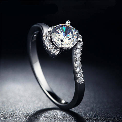 Astonishing 0.85 Carat Simulated Diamond Ring. Size 9 / R3/4.....2 ON AUCTION!!