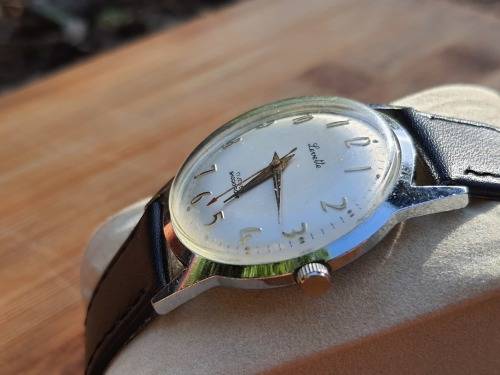 Stunning Levette vintage dress watch