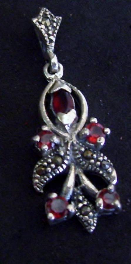 Antique looking Garnet Marcasite pendant in .925 solid Sterling Silver