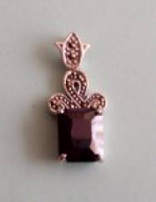 GORGEOUS black simulated Diamond set in Sterling Silver with beautiful marcasite detail