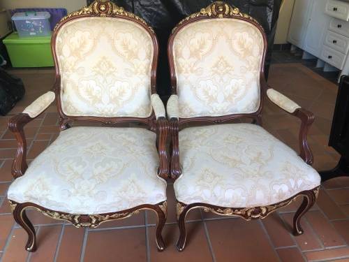 Stylish Lounge chairs