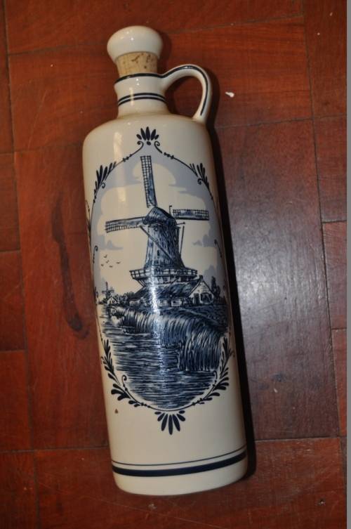 BEAUTIFUL  BLUE DELFT BOTTLE MADE FOR BOLS