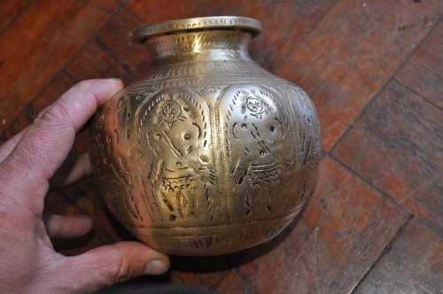 ANTIQUE ORIENTAL BRASS POT