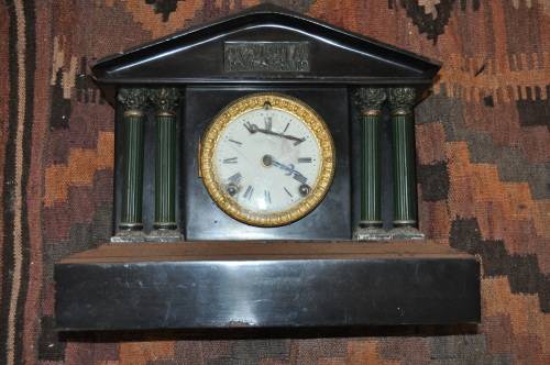 OLD VICTORIAN MANTEL CLOCK