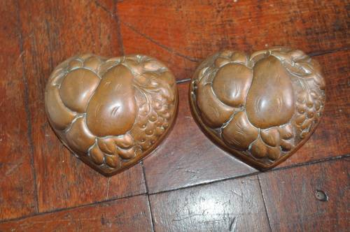 PAIR OF OLD COPPER JELLY MOULDS