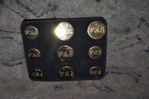 MADE IN ENGLAND GOLD PLATED BUTTONS IN GREAT CONDITION