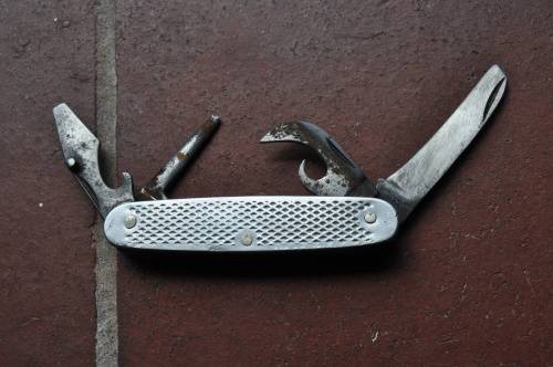 VINTAGE POCKET KNIFE MADE IN USA