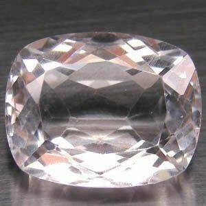 SPARKLING - CUSHION CUT NATURAL WHITE QUARTZ - 17.99ct - (PIC SHOWS PINKISH, IT IS WHITE)