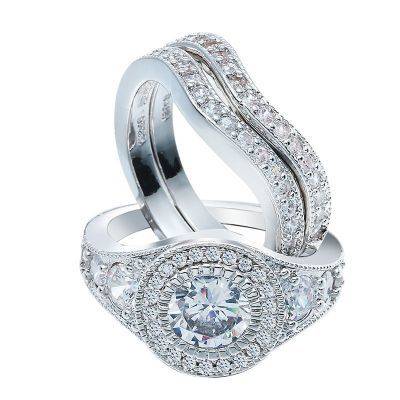 Beautiful Wedding / Fashion Ring Set