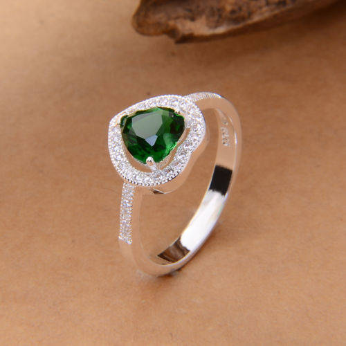 Beautiful 925 Sterling Silver Plated Green Heart Ring  - Size 8