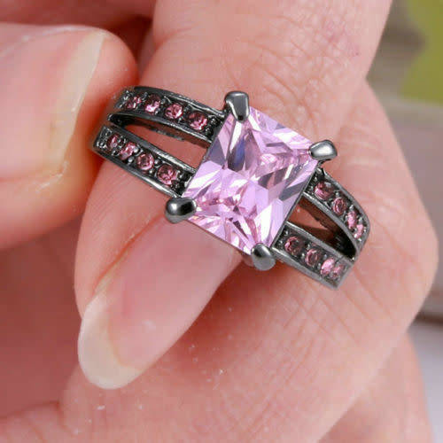 Stunning Black Gold Filled Pink Crystal Ring - Size 7 1/2