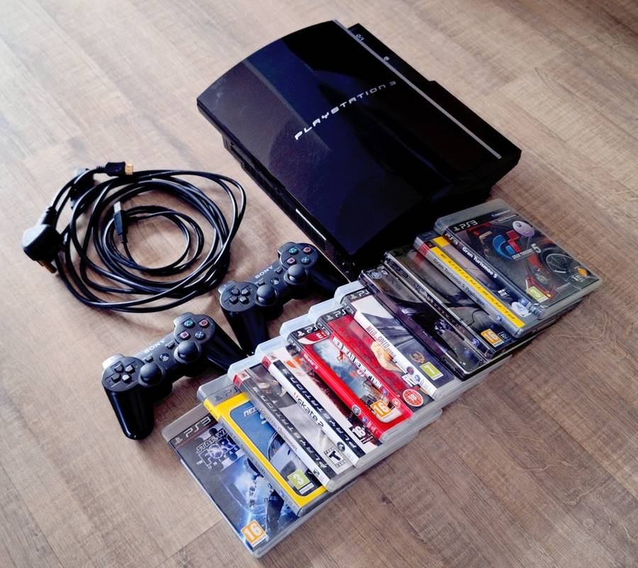 Playstation 3 Phat 80GB Console + 2 Original Controllers + 11 Games (PS3)