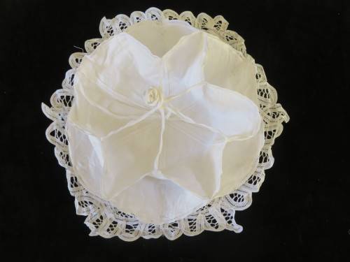 Lace bread roll basket