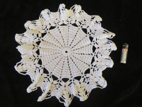White crochet doilie - cotton 24cm