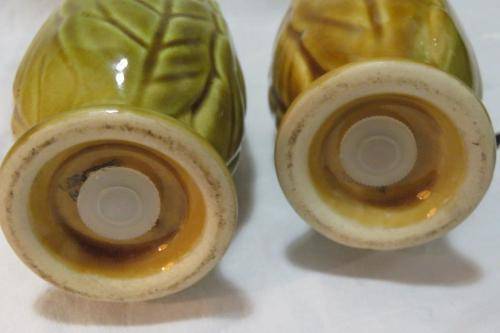 Leaf / cabbage cruet - salt and pepper - 11cm high - made in England
