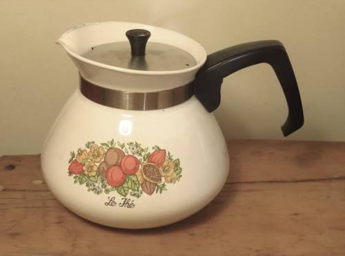 Corningware teapot - 6 cup