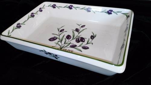 Wiesenthal freezer to oven lasagne/ pie dish - olive - 30 x 21cm