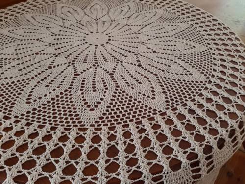 Crochet tablecloth - round - cream - 188cm - cotton -  good condition