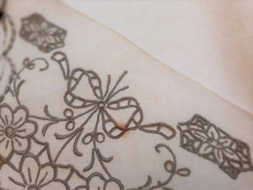 Set of 5 large Madeira embroidered linen napkins -43 x 43 cm