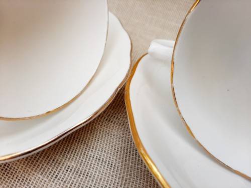 2 x Royal Vale teacup and saucer