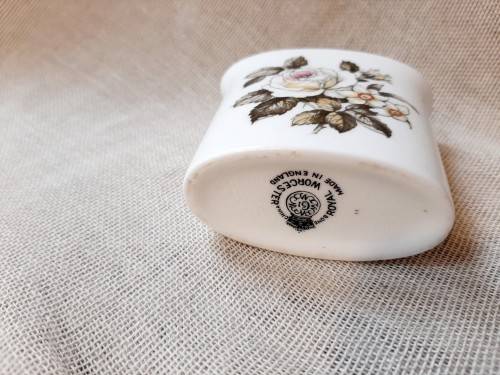 Royal Worcester toothpick holder 6.5cm toothpick holder