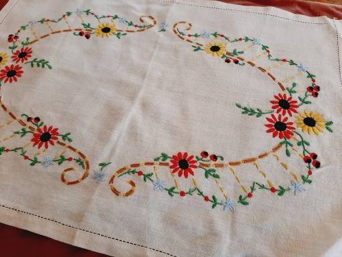 Linen, embroidered tray cloth with red flowers (48 x 35cm)