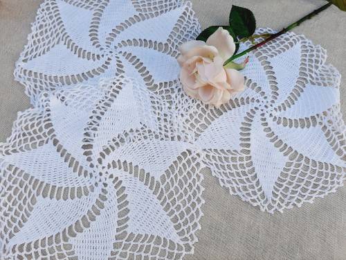 3 white pin wheel doilies - crochet - 29cm