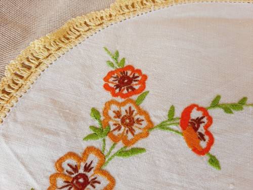 Embroidered tray cloth - linen - white with yellow crochet edge 48 x 32 cm
