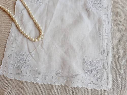 Finely embroidered handkerchief / hanky 26 x 26cm